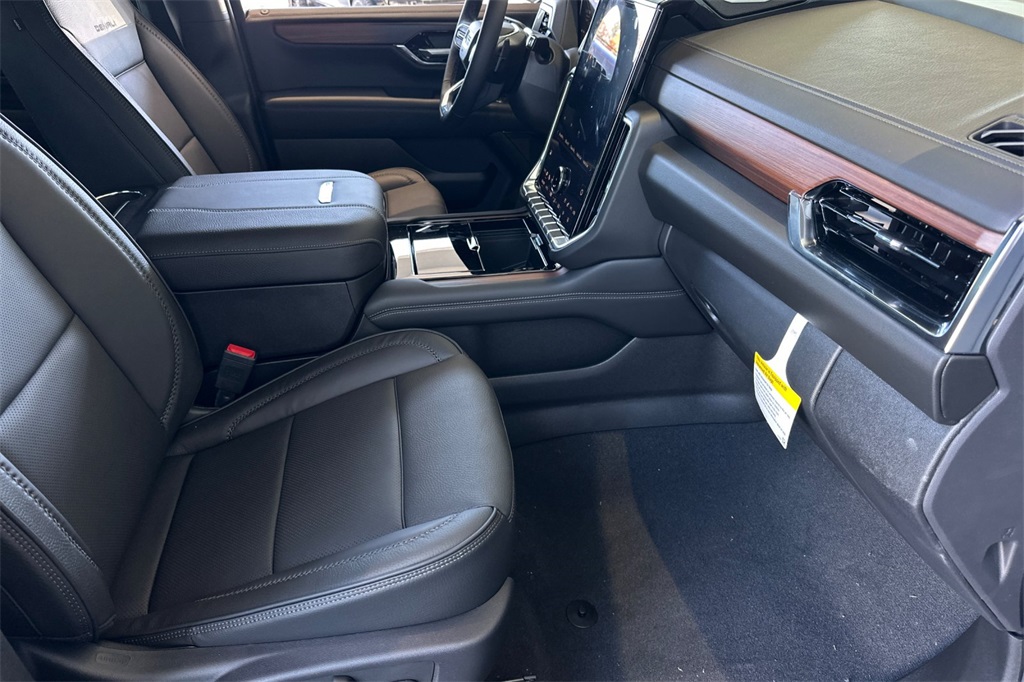 new 2025 GMC Yukon XL car, priced at $95,945