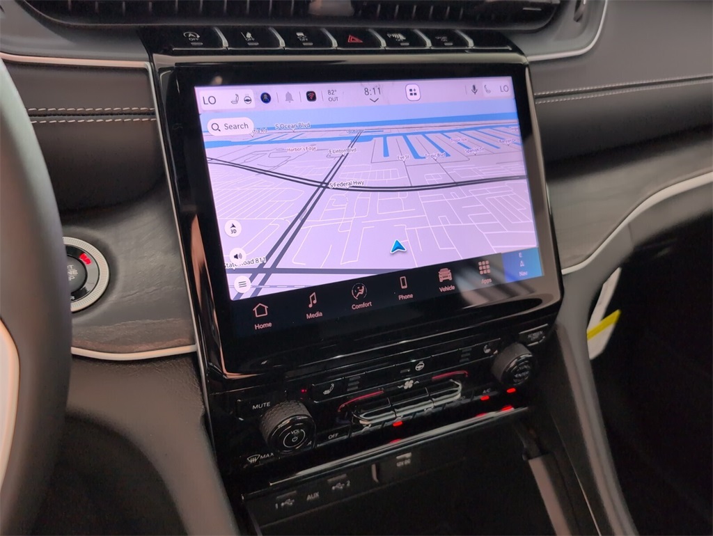 new 2025 Jeep Grand Cherokee car, priced at $48,680