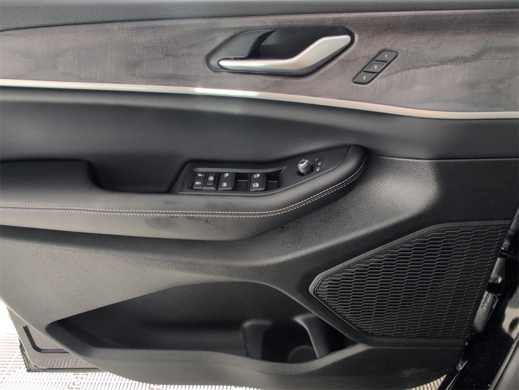 new 2025 Jeep Grand Cherokee car, priced at $48,680