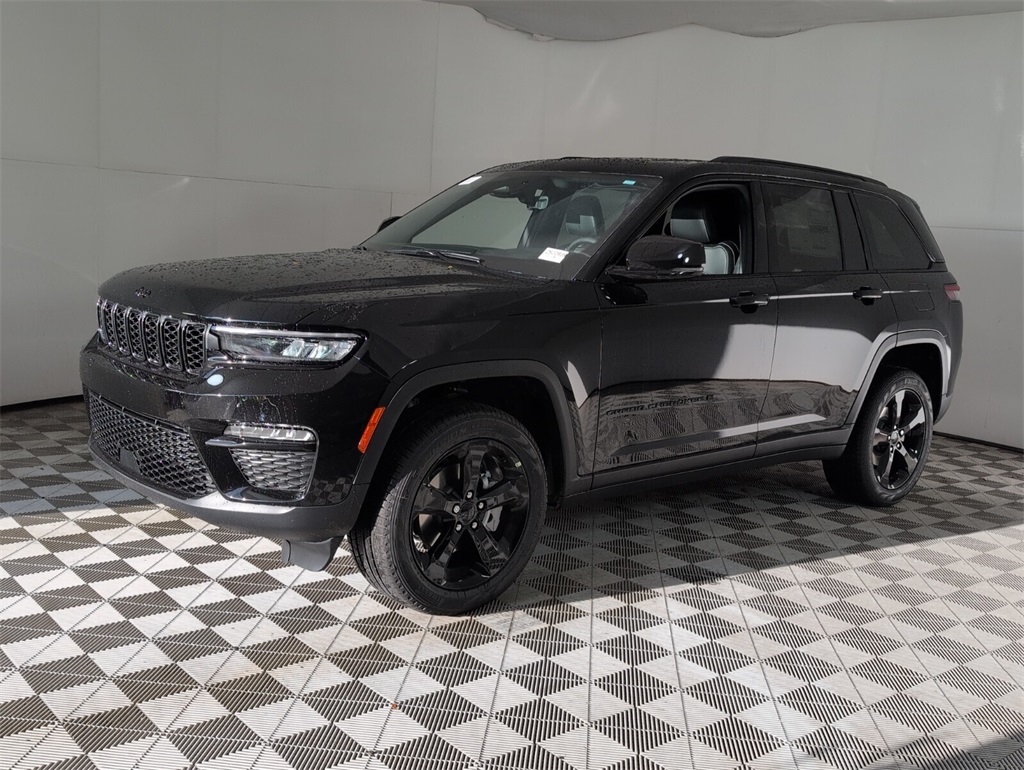 new 2025 Jeep Grand Cherokee car, priced at $48,680