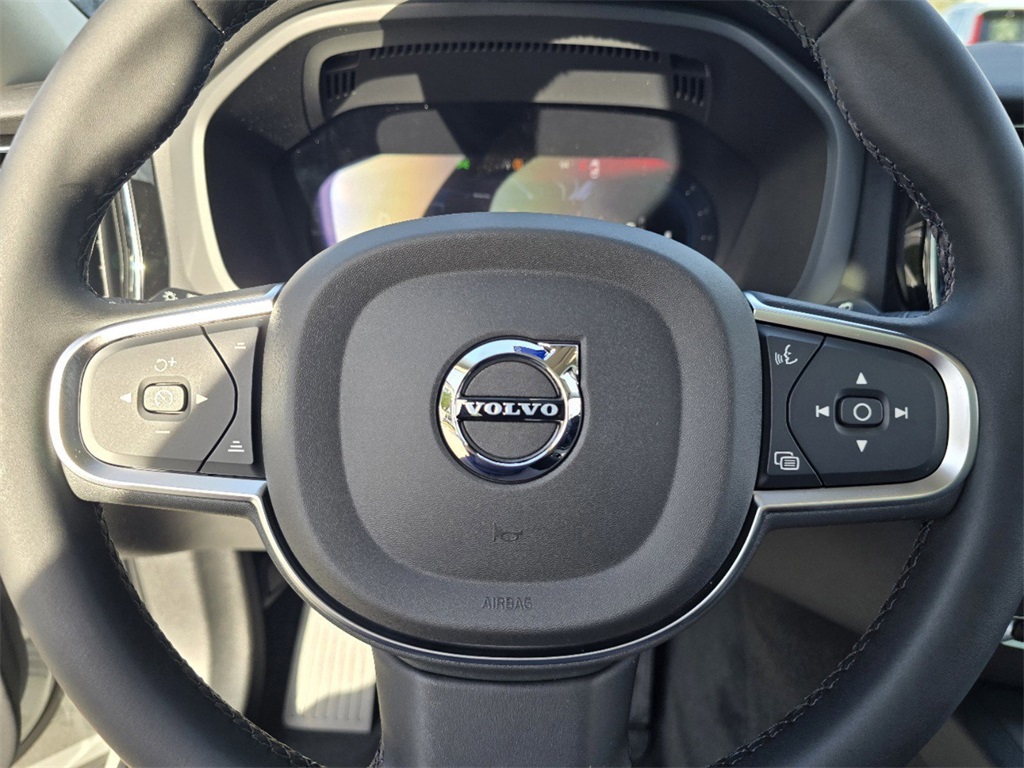 new 2025 Volvo XC60 car, priced at $45,642