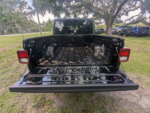 new 2025 Jeep Gladiator car, priced at $39,880
