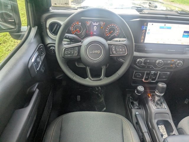 new 2025 Jeep Gladiator car, priced at $39,880