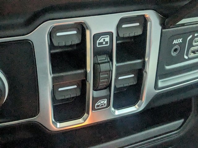 new 2025 Jeep Gladiator car, priced at $39,880