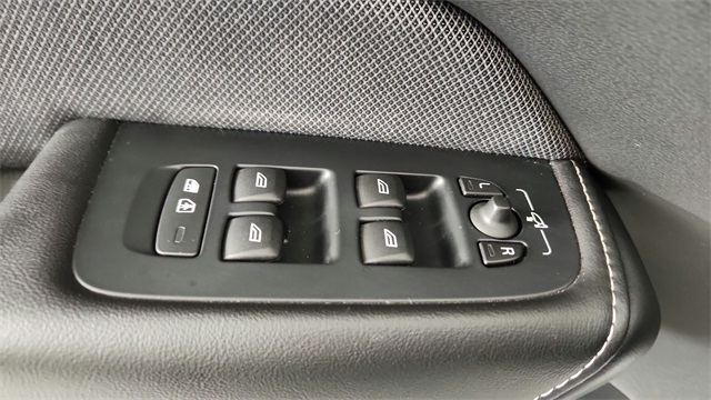 used 2022 Volvo XC60 Recharge Plug-In Hybrid car, priced at $52,997