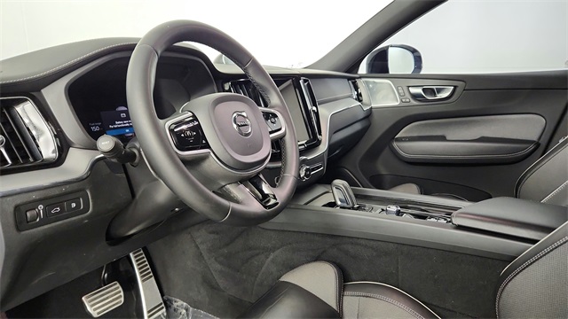 used 2022 Volvo XC60 Recharge Plug-In Hybrid car, priced at $52,997