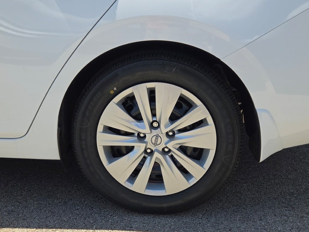 new 2025 Nissan Sentra car, priced at $23,335