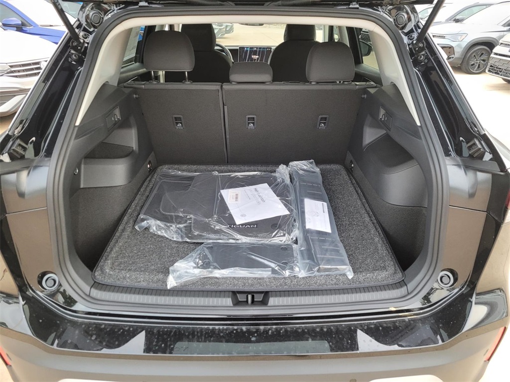 new 2025 Volkswagen Tiguan car, priced at $30,023
