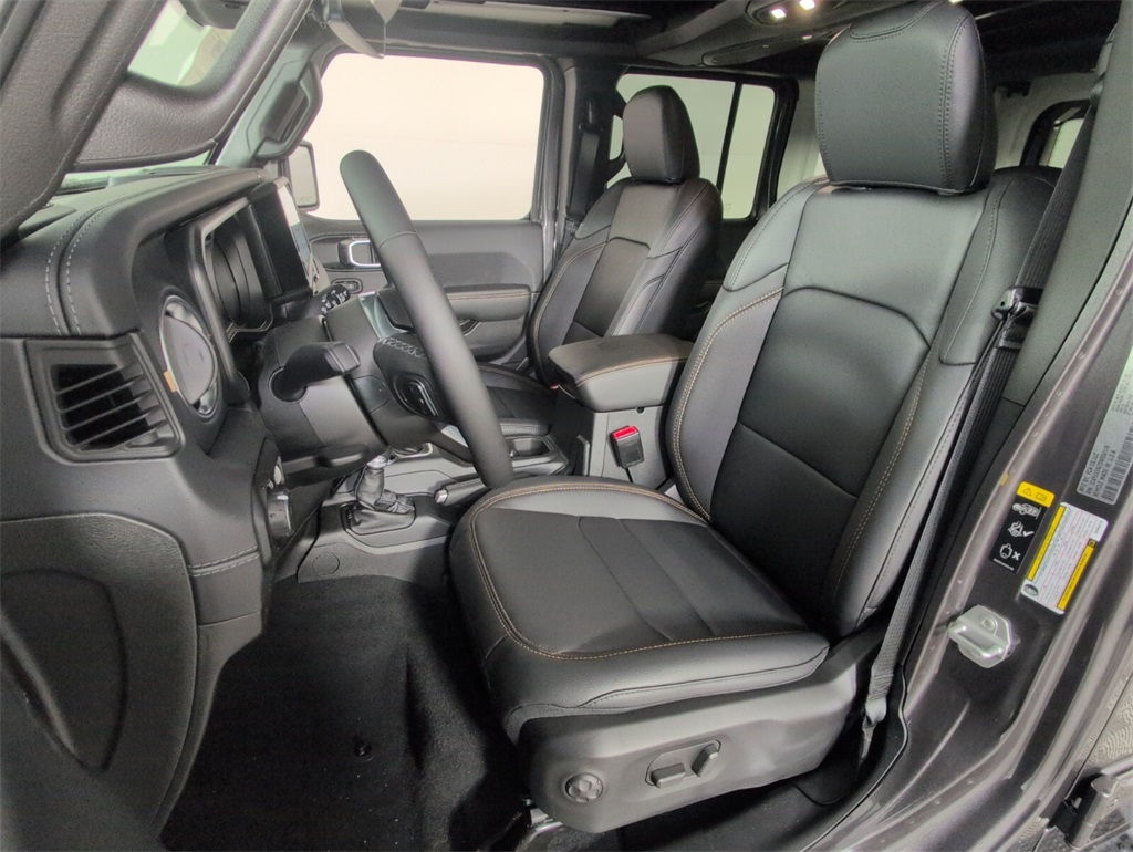 new 2025 Jeep Wrangler car, priced at $51,215