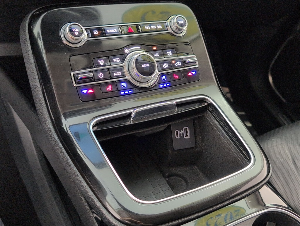 used 2023 Lincoln Nautilus car, priced at $32,998