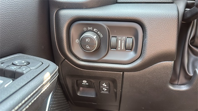 new 2025 Ram 1500 car, priced at $61,252