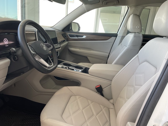 used 2024 Volkswagen Atlas car, priced at $32,900