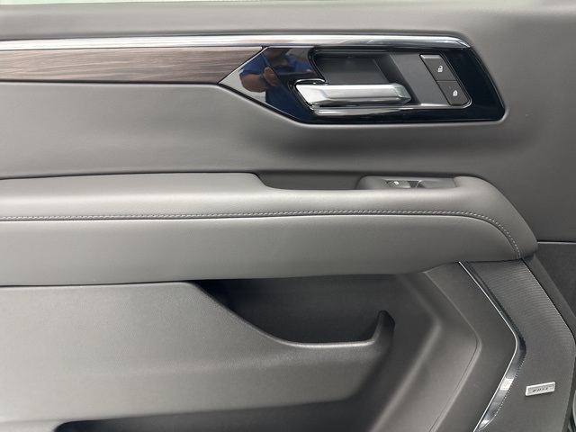 new 2025 Chevrolet Suburban car, priced at $74,350