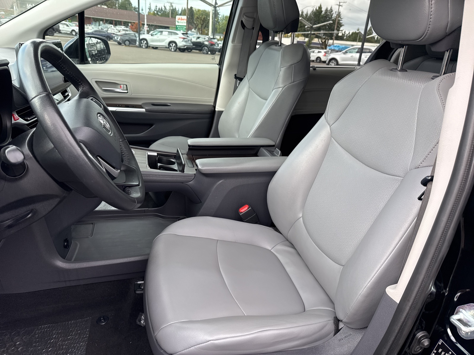 used 2021 Toyota Sienna car, priced at $39,998