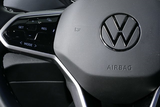 used 2024 Volkswagen ID.4 car, priced at $20,600