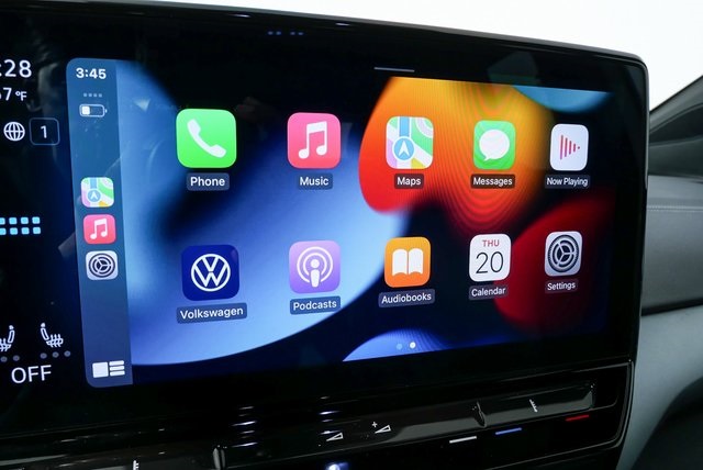 used 2024 Volkswagen ID.4 car, priced at $20,600