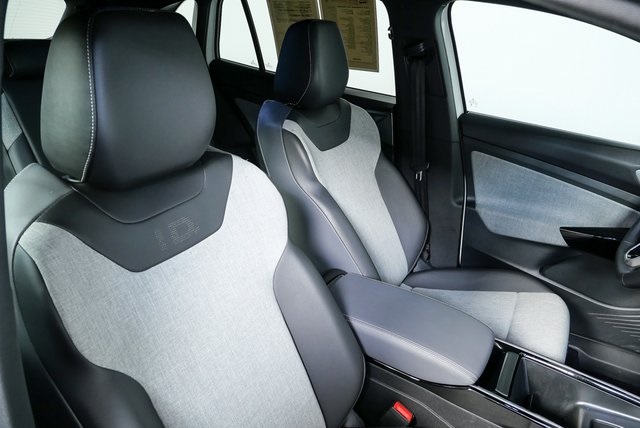 used 2024 Volkswagen ID.4 car, priced at $20,600