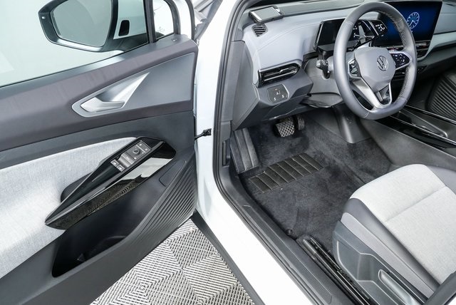 used 2024 Volkswagen ID.4 car, priced at $20,600