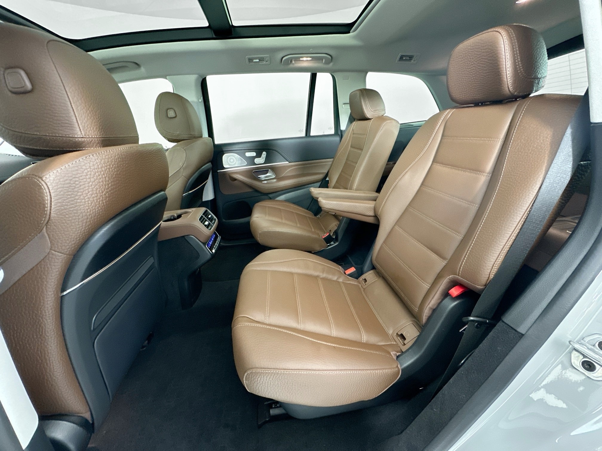 used 2024 Mercedes-Benz GLS car