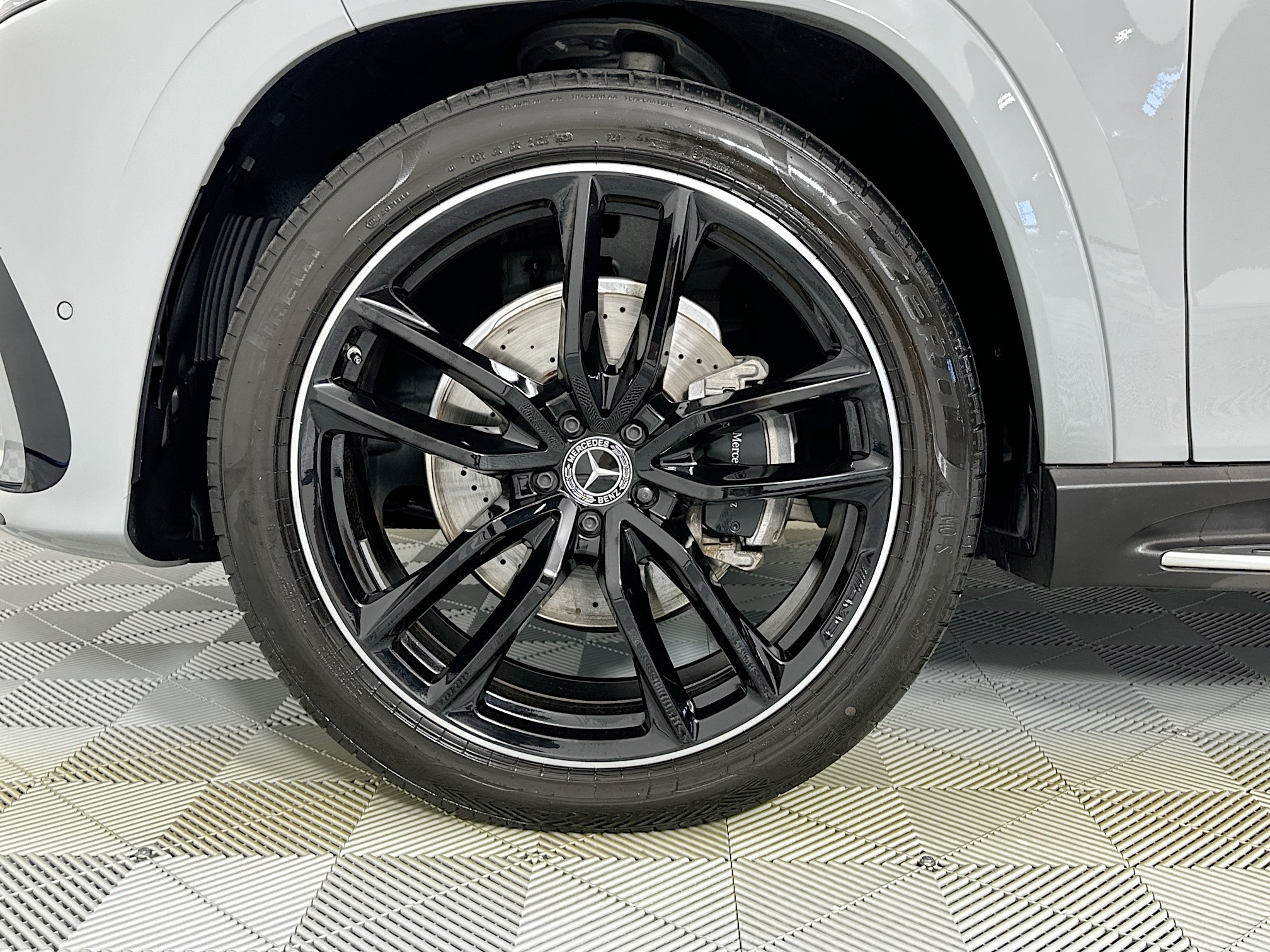 used 2024 Mercedes-Benz GLS car