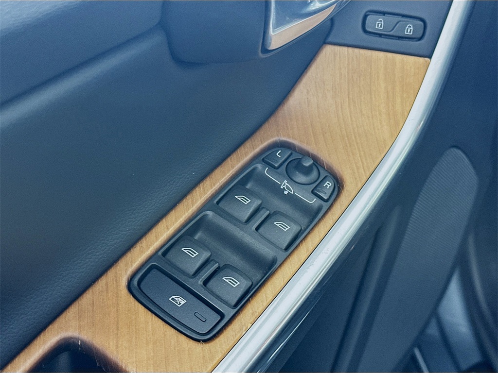 used 2017 Volvo XC60 car, priced at $15,790