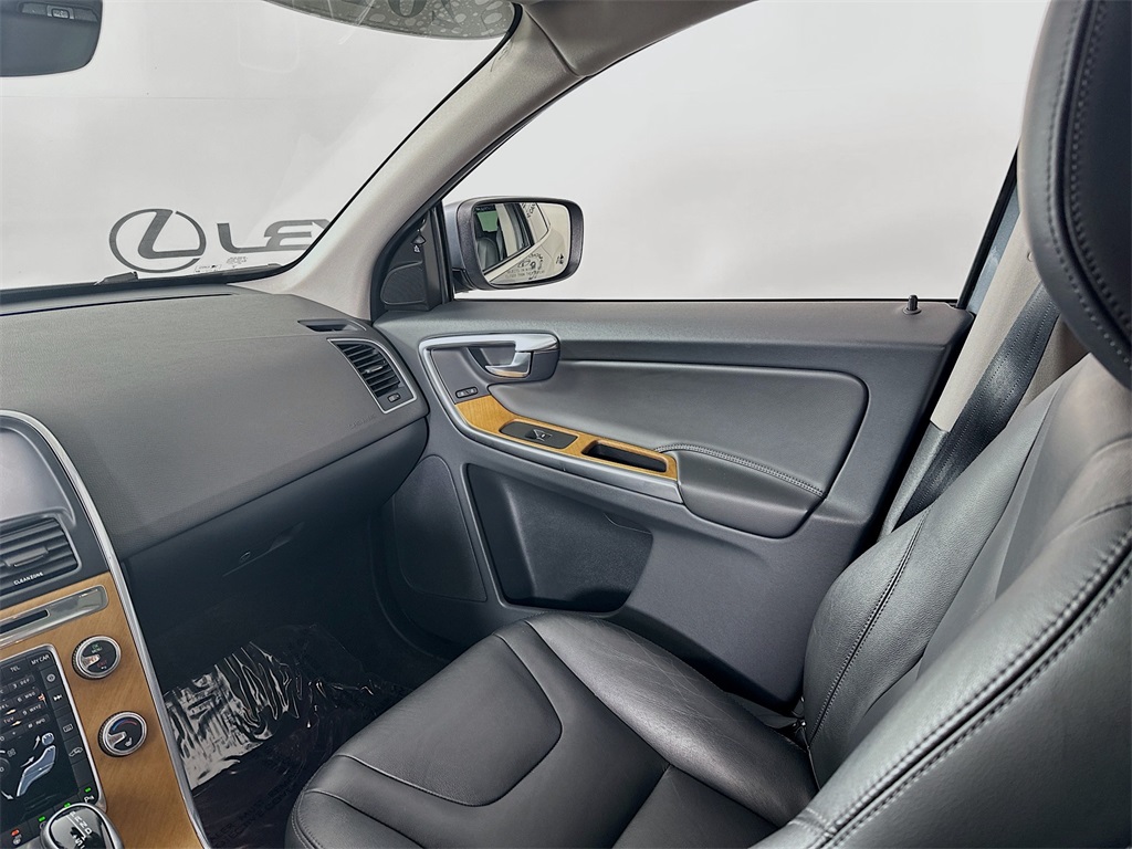 used 2017 Volvo XC60 car, priced at $15,790