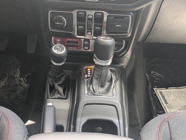 new 2025 Jeep Wrangler car, priced at $48,915