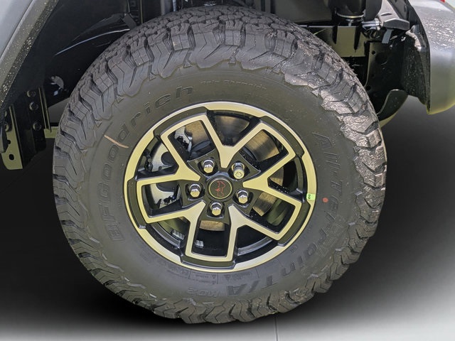 new 2025 Jeep Wrangler car, priced at $48,915