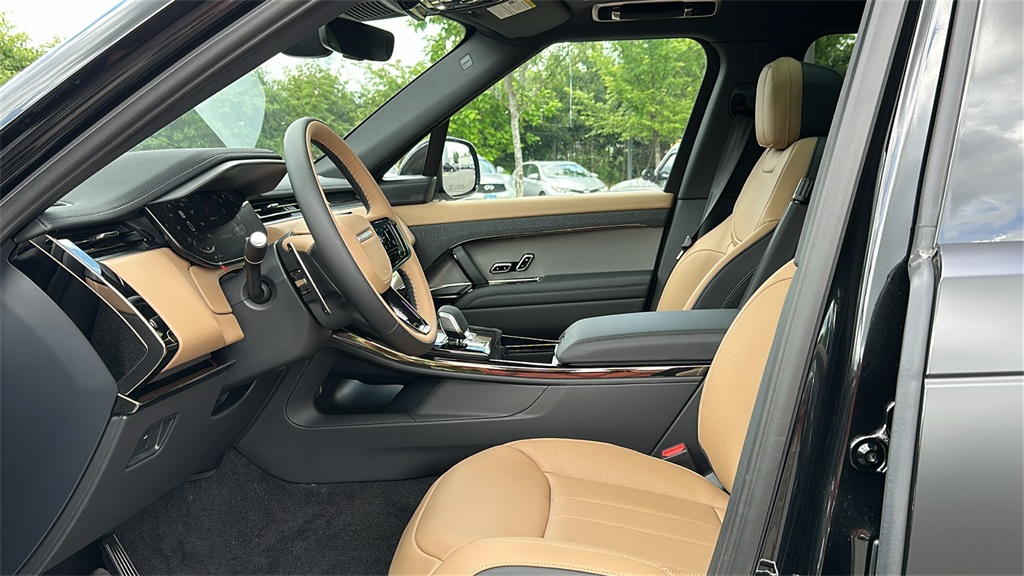 new 2025 Land Rover Range Rover Sport car, priced at $129,705