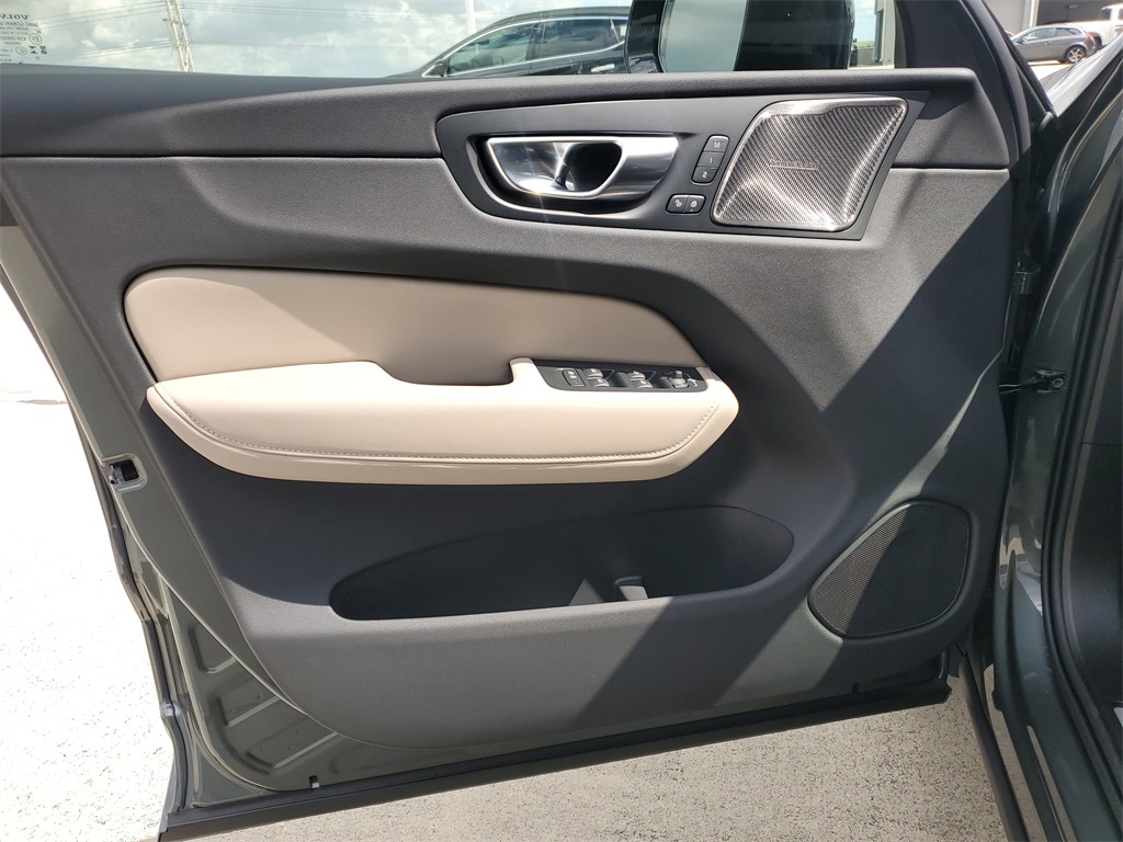 new 2026 Volvo XC60 car, priced at $55,975