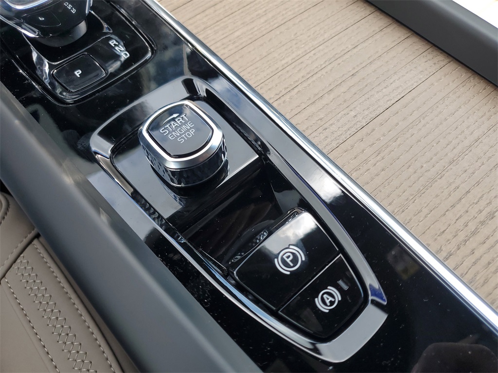 new 2026 Volvo XC60 car, priced at $55,975