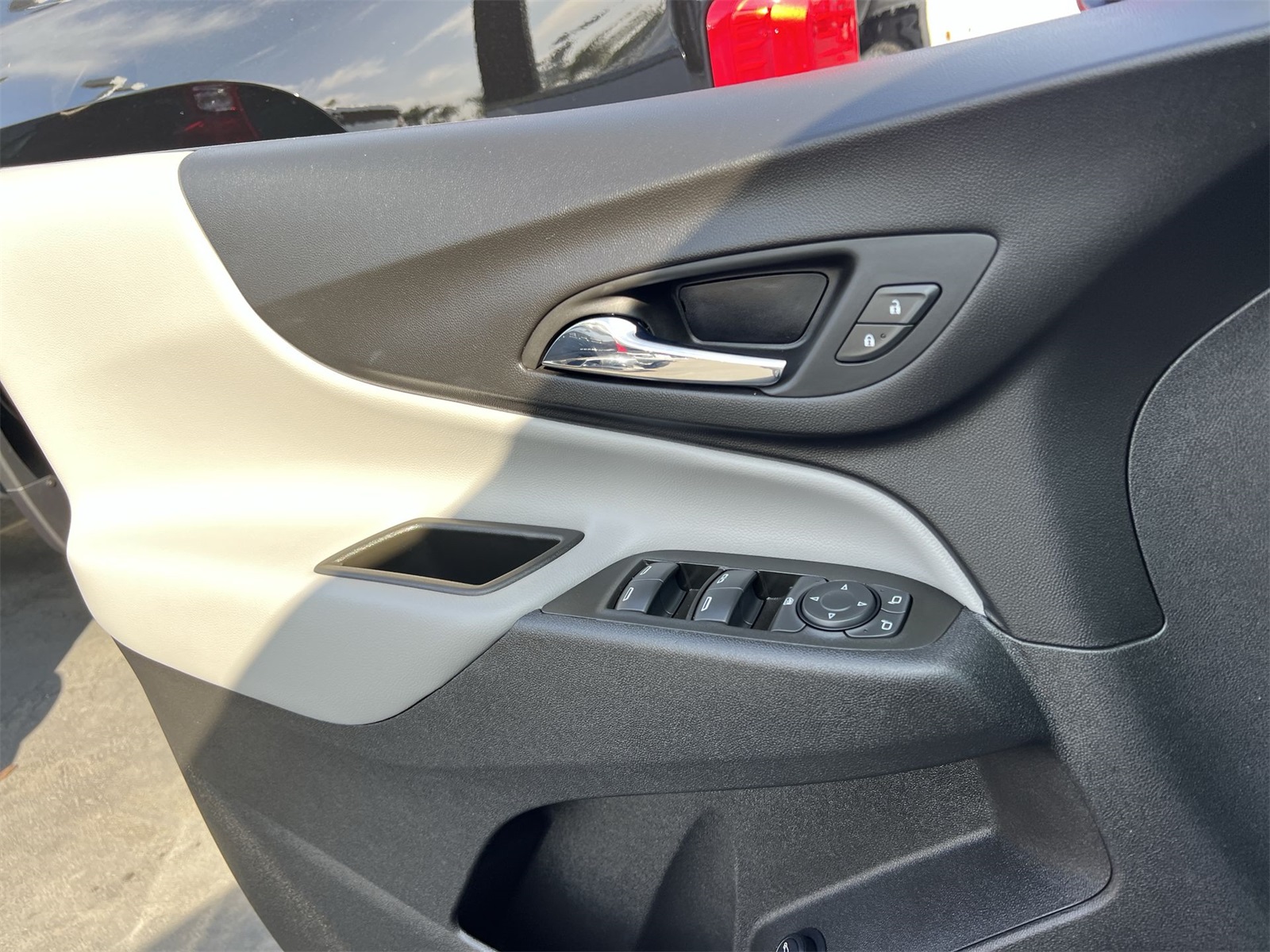 used 2023 Chevrolet Equinox car, priced at $25,991