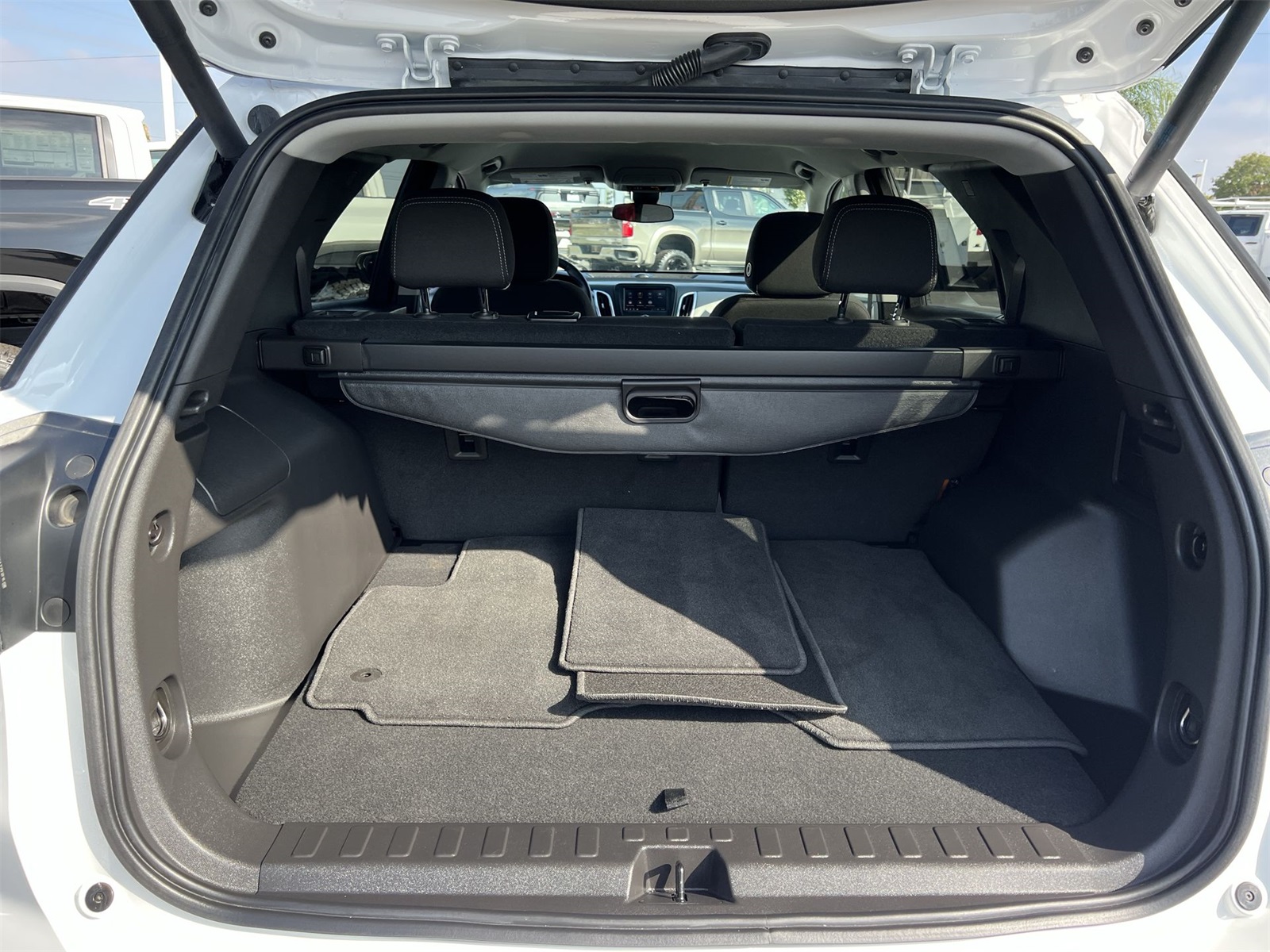 used 2023 Chevrolet Equinox car, priced at $25,991