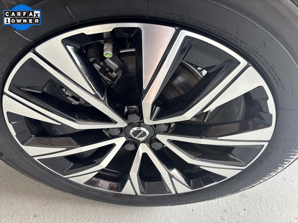 used 2023 Volvo XC60 car, priced at $26,427