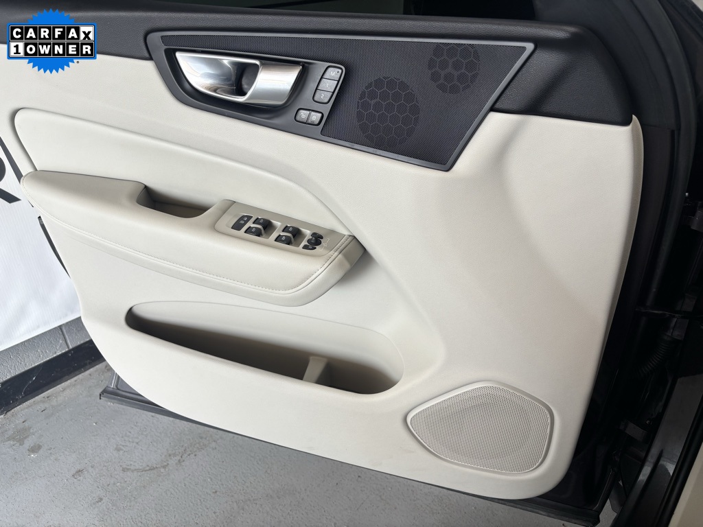 used 2023 Volvo XC60 car, priced at $26,427