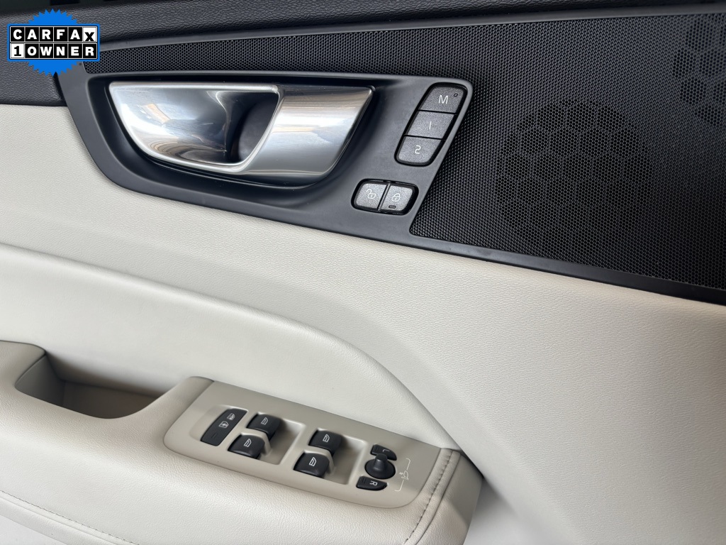used 2023 Volvo XC60 car, priced at $26,427