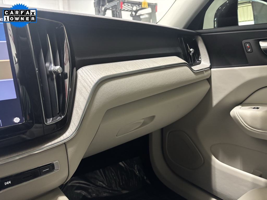 used 2023 Volvo XC60 car, priced at $26,427