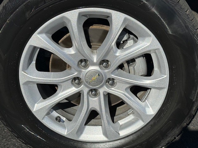 used 2021 Chevrolet Equinox car, priced at $17,657