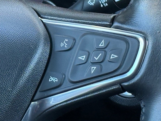 used 2021 Chevrolet Equinox car, priced at $17,657