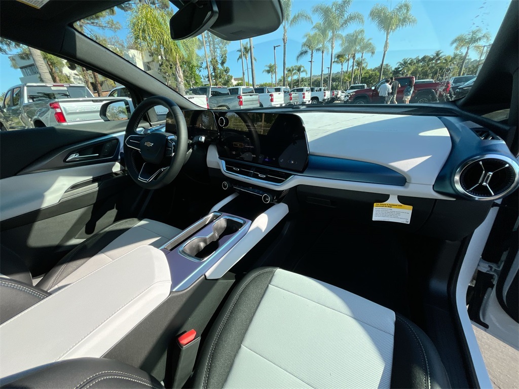 new 2025 Chevrolet Equinox EV car, priced at $37,718