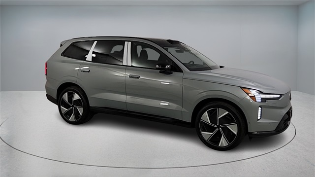 new 2025 Volvo EX90 car, priced at $89,745