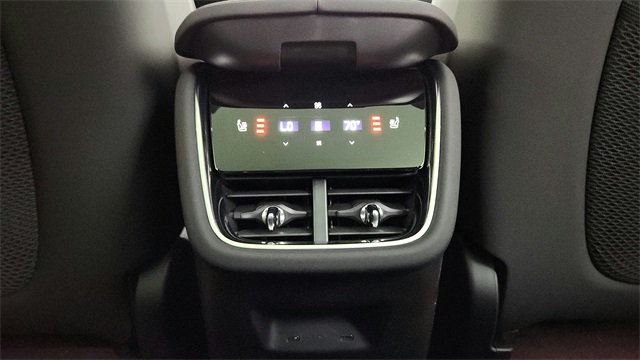 new 2025 Volvo EX90 car, priced at $89,745