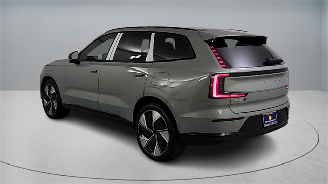 new 2025 Volvo EX90 car, priced at $89,745