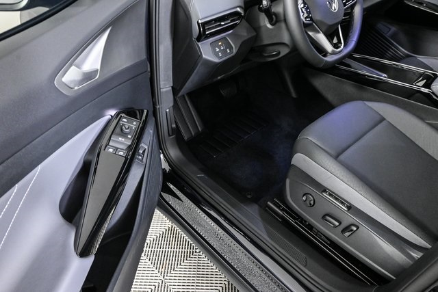 new 2025 Volkswagen ID.4 car, priced at $53,351