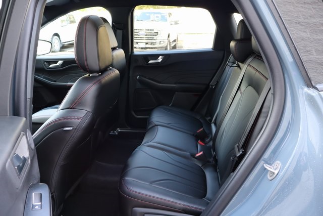 new 2026 Ford Escape Hybrid car, priced at $40,895