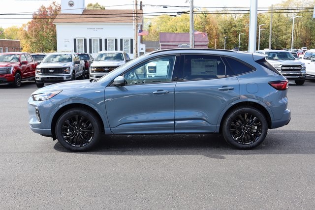new 2026 Ford Escape Hybrid car, priced at $40,895