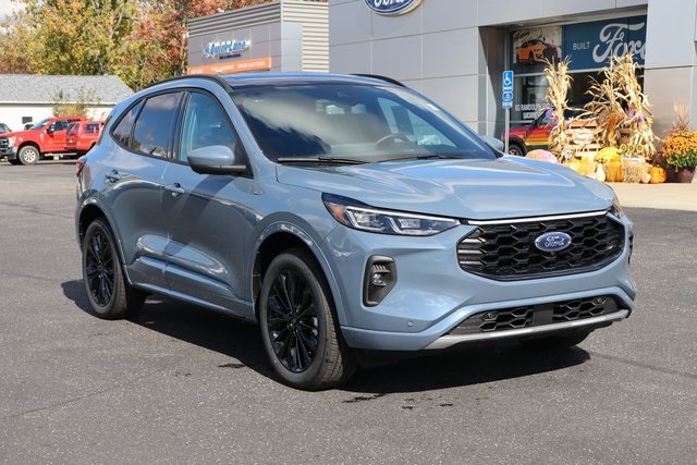 new 2026 Ford Escape Hybrid car, priced at $40,895