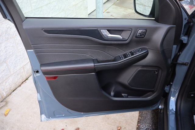 new 2026 Ford Escape Hybrid car, priced at $40,895