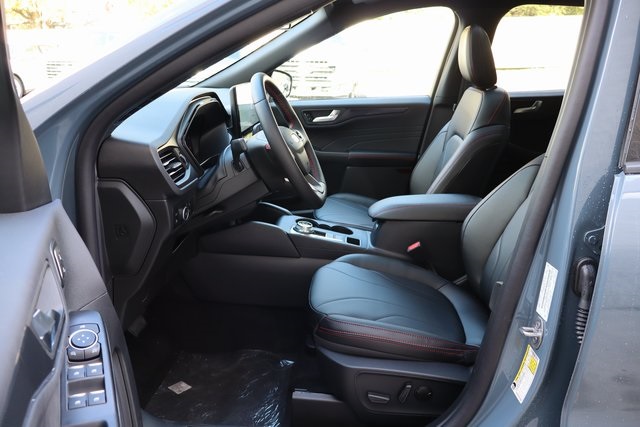 new 2026 Ford Escape Hybrid car, priced at $40,895