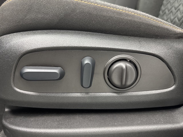 used 2023 Chevrolet Equinox car, priced at $22,608